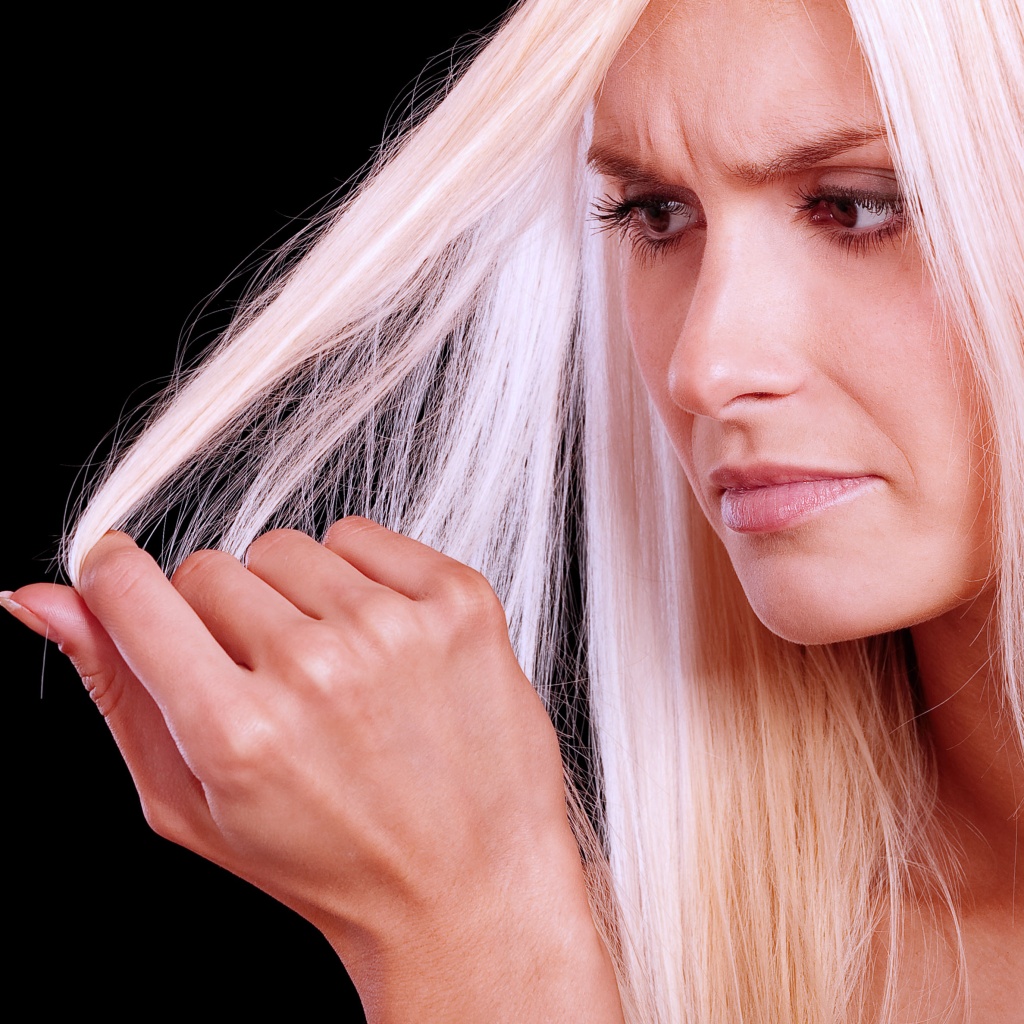 Восстанавливаем сухие и безжизненные волосы